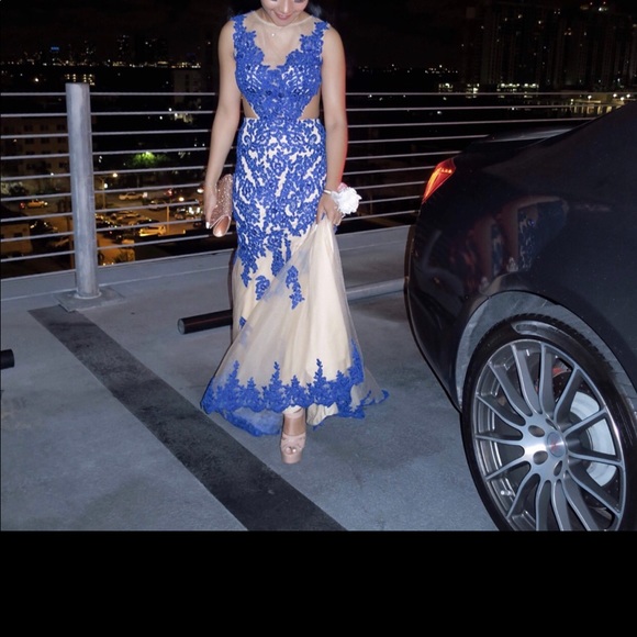 Special occasion gown size 0 - Picture 2 of 3